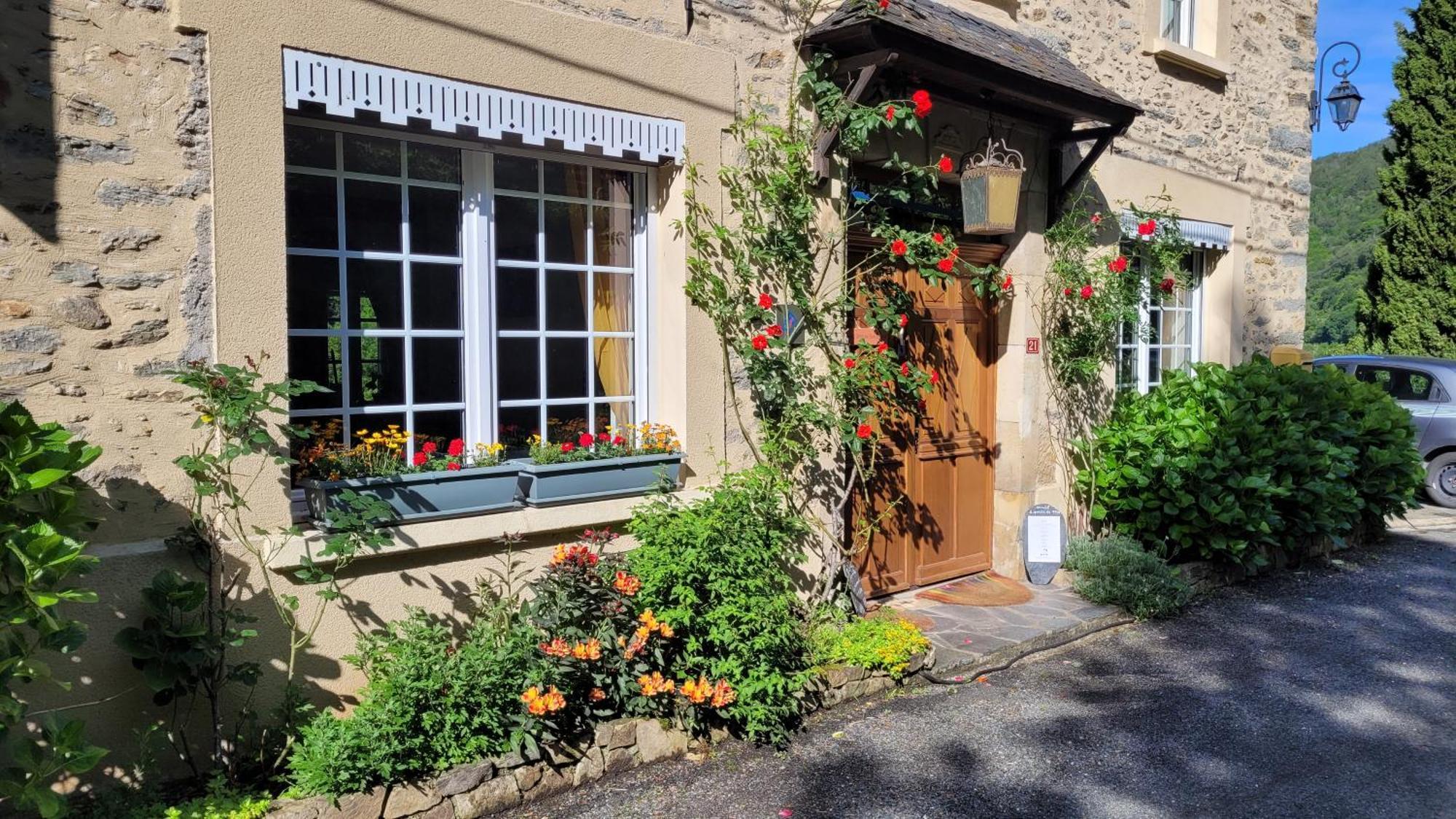 Manoir Des Pelies Spa Conques Exteriér fotografie